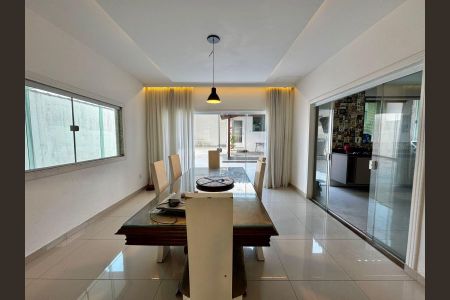 Casa à venda com 8 quartos, 261m² em Jardim Sulacap, Rio de Janeiro