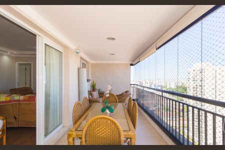 Apartamento para alugar com 126m², 3 quartos e 2 vagasVaranda