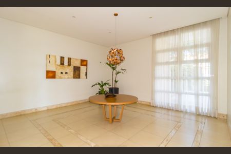 Apartamento para alugar com 126m², 3 quartos e 2 vagasHall social