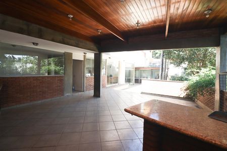 Casa à venda com 284m², 4 quartos e 4 vagasChurrasqueira