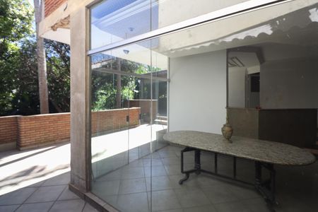 Casa à venda com 284m², 4 quartos e 4 vagasQuintal