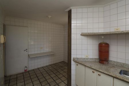 Casa à venda com 284m², 4 quartos e 4 vagasCozinha - Armários