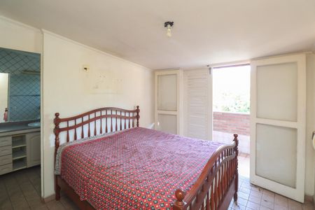 Casa à venda com 284m², 4 quartos e 4 vagasSuíte 1
