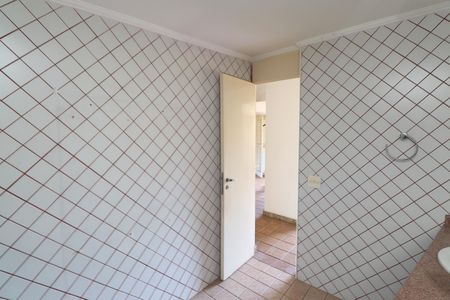 Casa à venda com 284m², 4 quartos e 4 vagasBanheiro 2 