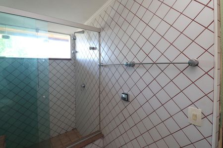 Casa à venda com 284m², 4 quartos e 4 vagasBanheiro da Suíte