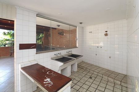 Casa à venda com 284m², 4 quartos e 4 vagasÁrea de Serviço