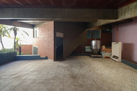 Casa à venda com 284m², 4 quartos e 4 vagasGaragem