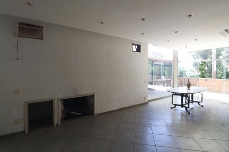 Casa à venda com 284m², 4 quartos e 4 vagasSala 2