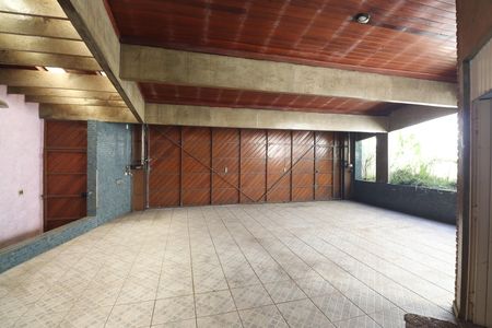 Casa à venda com 284m², 4 quartos e 4 vagasGaragem