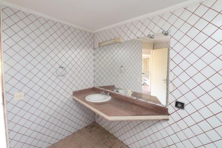 Casa à venda com 284m², 4 quartos e 4 vagasBanheiro 2 