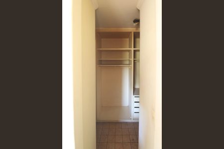 Casa à venda com 284m², 4 quartos e 4 vagasCloset