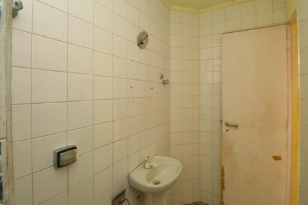 Casa à venda com 284m², 4 quartos e 4 vagasBanheiro 5 