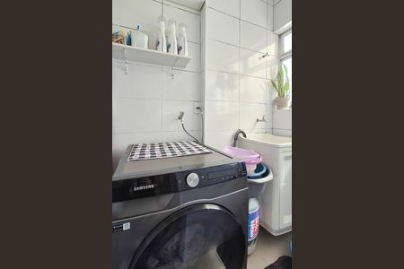 Apartamento à venda com 60m², 2 quartos e 1 vagaÁrea de Serviço