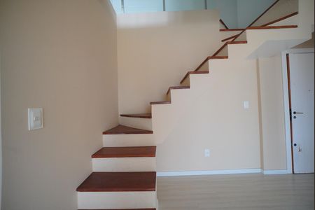 Apartamento para alugar com 109m², 2 quartos e 1 vagaEscada da Cobertura