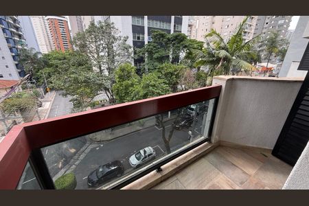 Apartamento à venda com 146m², 4 quartos e 2 vagasVaranda
