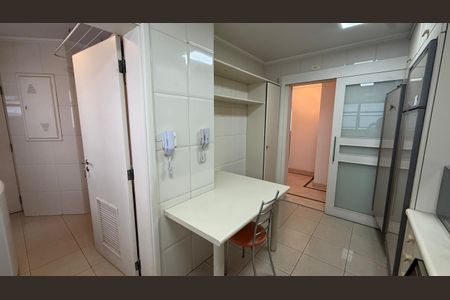 Apartamento à venda com 146m², 4 quartos e 2 vagasCozinha