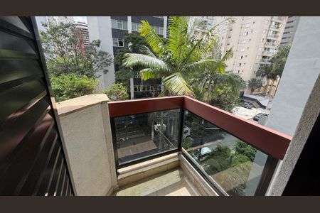 Apartamento à venda com 146m², 4 quartos e 2 vagasVaranda