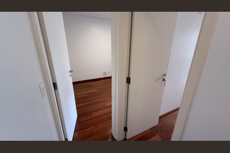 Apartamento à venda com 146m², 4 quartos e 2 vagasCorredor
