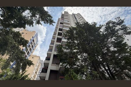 Apartamento à venda com 146m², 4 quartos e 2 vagasFachada