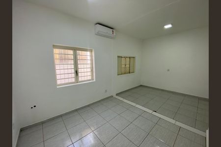 Foto 01 de casa para alugar com 2 quartos, 361m² em Parque Industrial, Campinas