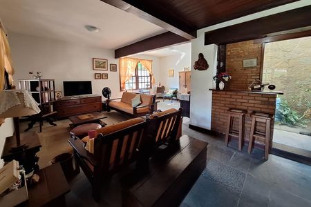 Casa à venda com 326m², 4 quartos e 7 vagasSala 1