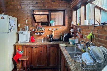 Casa à venda com 326m², 4 quartos e 7 vagasCozinha