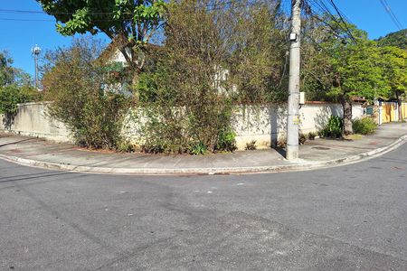 Casa à venda com 326m², 4 quartos e 7 vagasFachada