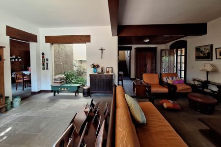Sala 1 de casa à venda com 4 quartos, 326m² em Piratininga, Niterói