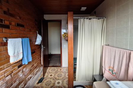 Casa à venda com 326m², 4 quartos e 7 vagasBanheiro 2