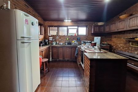 Casa à venda com 326m², 4 quartos e 7 vagasCozinha
