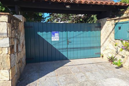 Casa à venda com 326m², 4 quartos e 7 vagasPlaca