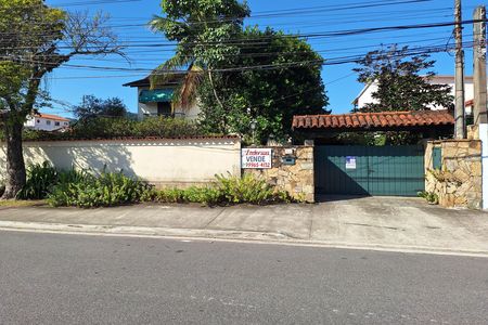 Casa à venda com 326m², 4 quartos e 7 vagasPlaca