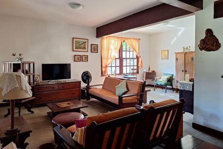 Casa à venda com 326m², 4 quartos e 7 vagasSala 1