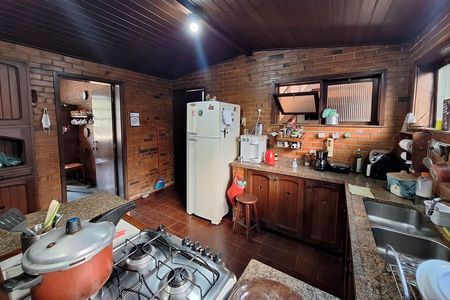 Casa à venda com 326m², 4 quartos e 7 vagasCozinha