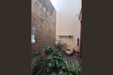 Casa à venda com 326m², 4 quartos e 7 vagasSala 1