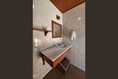 Casa à venda com 326m², 4 quartos e 7 vagasBanheiro 1