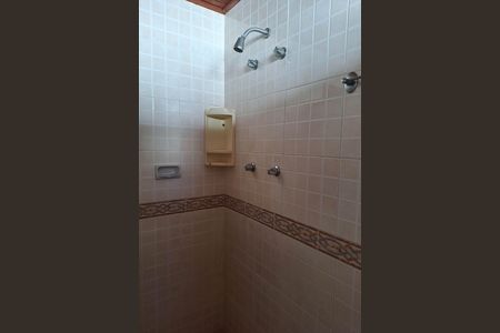 Casa à venda com 326m², 4 quartos e 7 vagasBanheiro 3