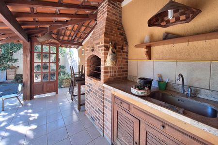 Casa à venda com 326m², 4 quartos e 7 vagasQuintal