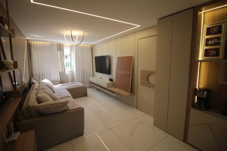 Sala de apartamento à venda com 2 quartos, 130m² em Santa Helena, Belo Horizonte