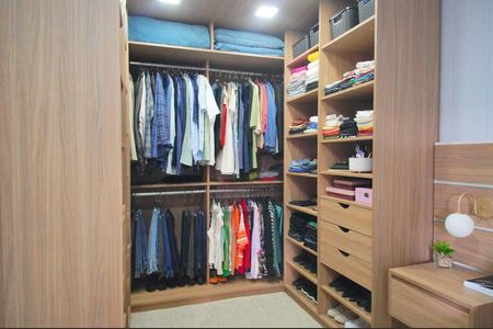 Casa à venda com 293m², 3 quartos e 5 vagasCloset da suíte