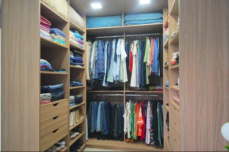 Casa à venda com 293m², 3 quartos e 5 vagasCloset da suíte