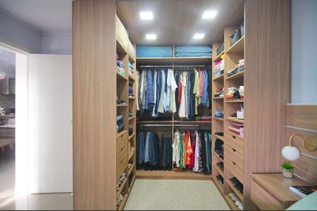 Casa à venda com 293m², 3 quartos e 5 vagasCloset da suíte