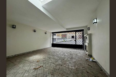 Casa à venda com 220m², 5 quartos e 2 vagasFoto 24