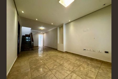 Foto 02 de casa à venda com 5 quartos, 220m² em Jardim São Paulo, São Paulo