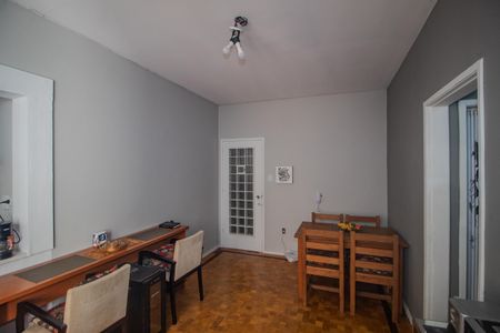 Apartamento à venda com 74m², 2 quartos e sem vagaSala