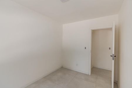 Quarto  de apartamento à venda com 1 quarto, 40m² em Partenon, Porto Alegre