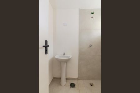 Banheiro de apartamento à venda com 1 quarto, 40m² em Partenon, Porto Alegre