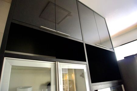 Apartamento para alugar com 108m², 2 quartos e 3 vagas Apartamento para alugar com 108m², 2 quartos e 3 vagasCozinha - Armários