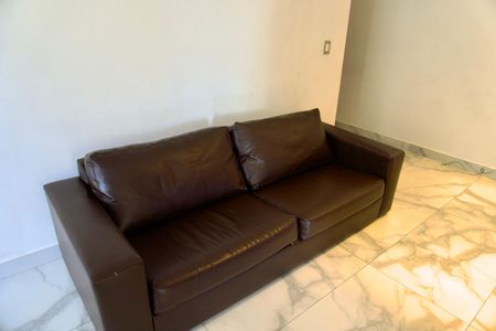 Apartamento para alugar com 108m², 2 quartos e 3 vagas Apartamento para alugar com 108m², 2 quartos e 3 vagasSala - Detalhe Sofá