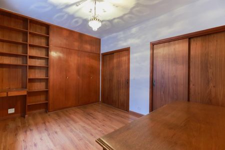 Casa à venda com 411m², 4 quartos e 3 vagasSuíte 3